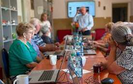 Galeria aktualności Dzisiejsze spotkanie naszych Senior&oacute;w poświęcone było cyberbezpieczeństwu. 12