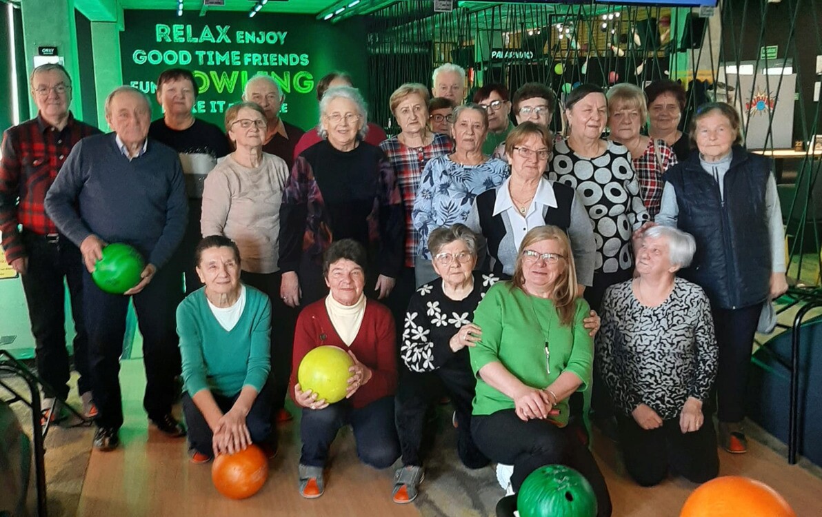 Zdjęcie do Seniorzy w kręgielni
